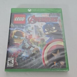 Marvel LEGO Avengers Xbox One - Green Case with Colorful Cover Art